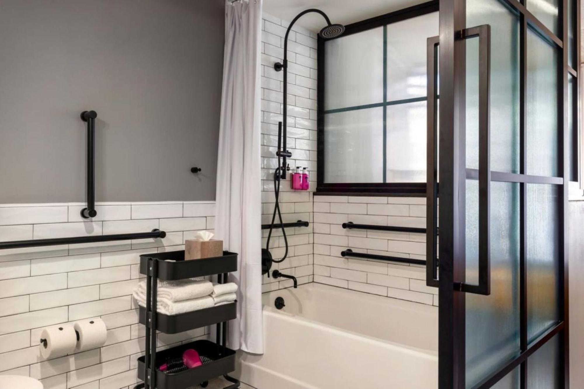 Moxy Washington, Dc Downtown Hotel