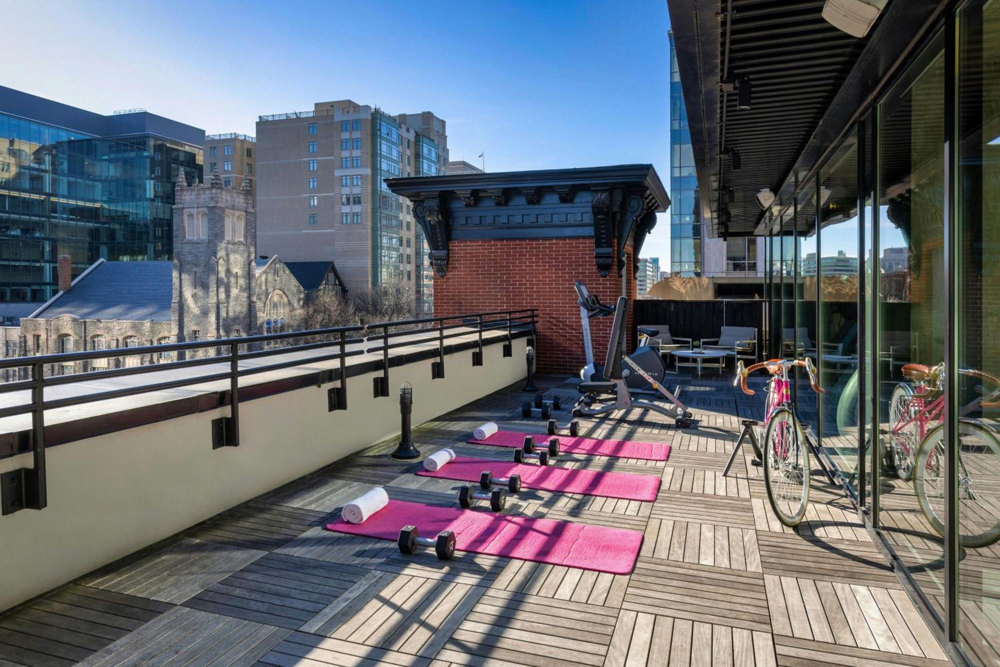 Hotel Moxy Washington, Dc Downtown 3*