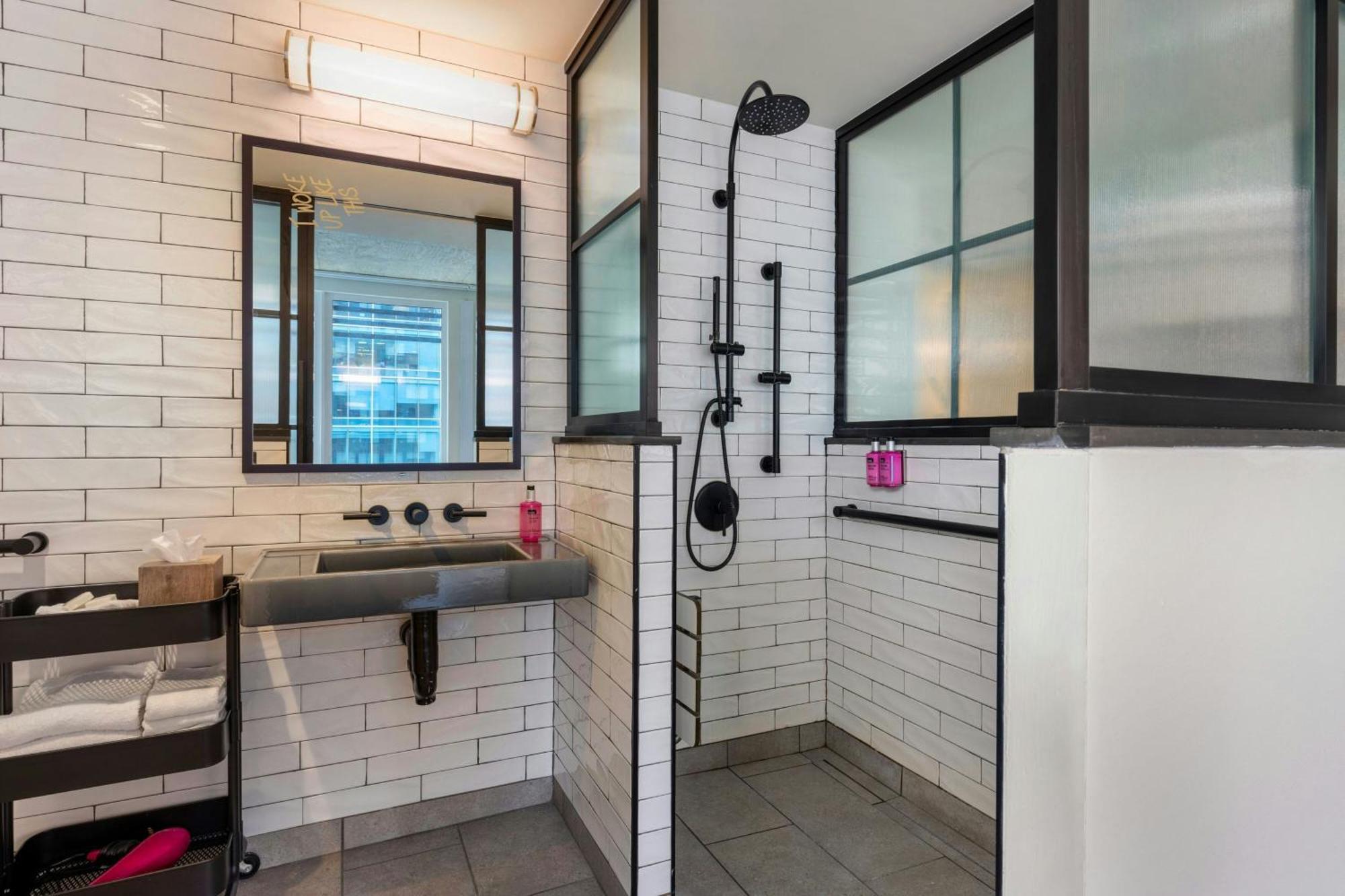 Hotel Moxy Washington, Dc Downtown Washington